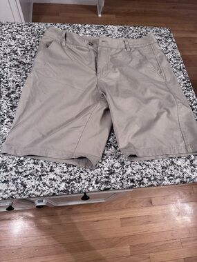 Fila Men's Casual Khaki Shorts - Classic Summer Staple